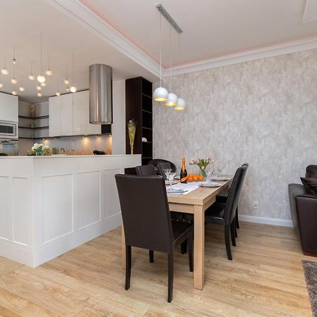Family Apartament Mysliwska By Renters Apartment Gdansk Exterior photo