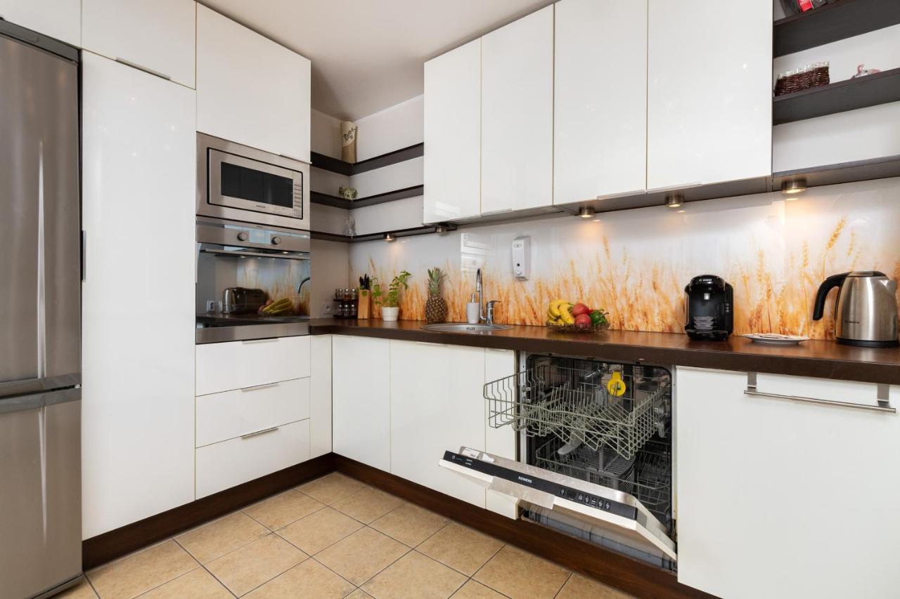 Family Apartament Mysliwska By Renters Apartment Gdansk Exterior photo
