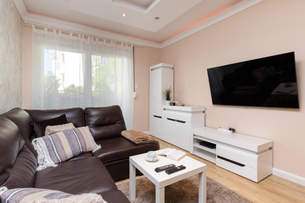 Family Apartament Mysliwska By Renters Apartment Gdansk Exterior photo